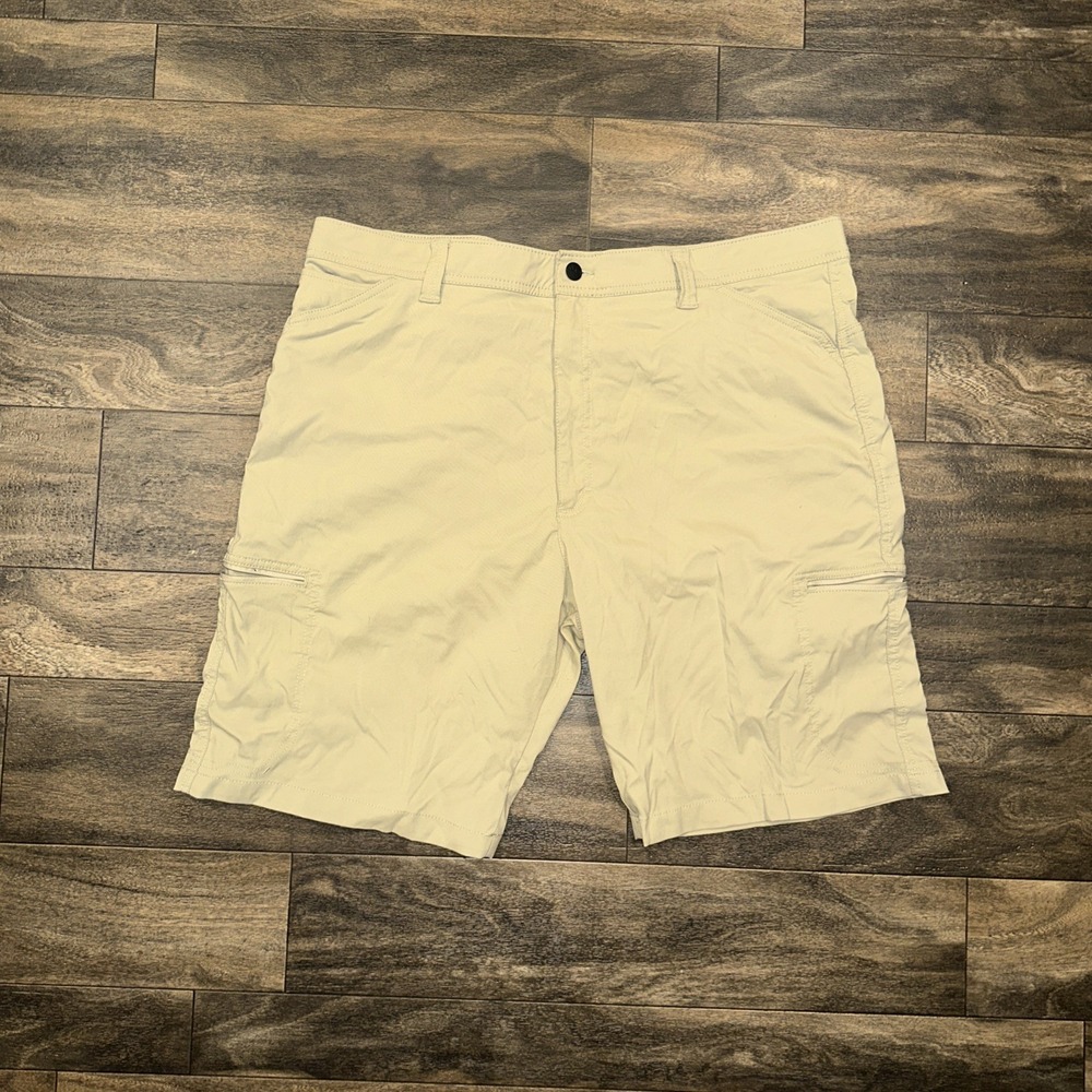 Wrangler Outdoor Stretch Cargo Shorts Tech Men's Size 42 Inseam 10" Khaki